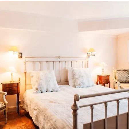 Couette-café Château Légier *